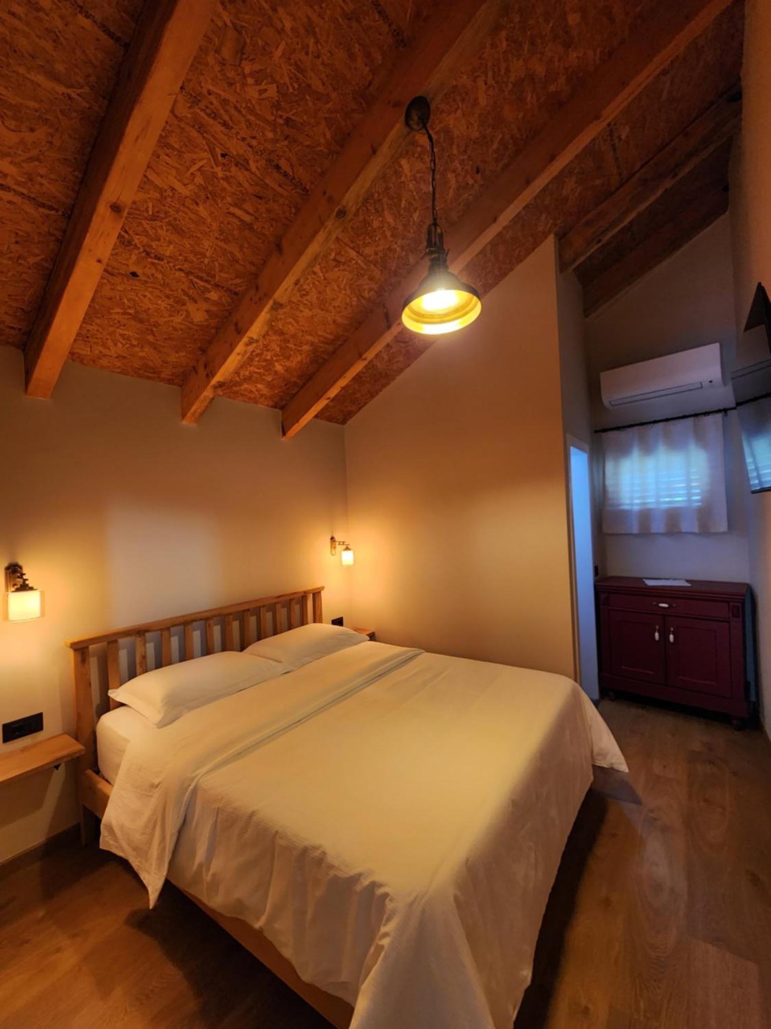 Guesthouse Te Avllia Kelcyre Esterno foto